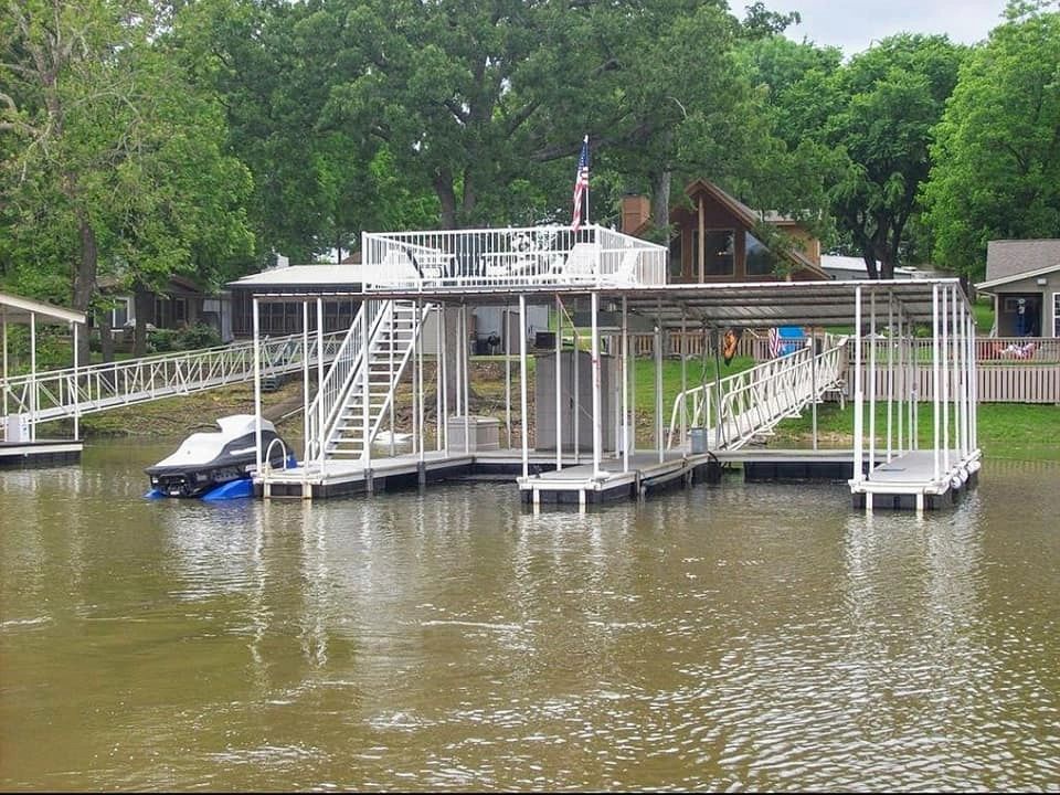 Monkey Island Rentals